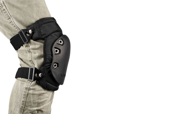 Hinged knee pads